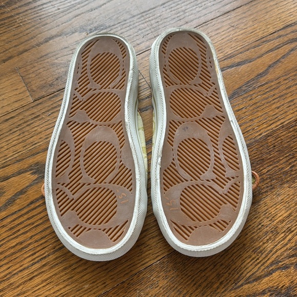 Coach Bonny Signature buckle strap sandals in chartreuse. Canvas upper. Size 8. - Picture 4 of 5